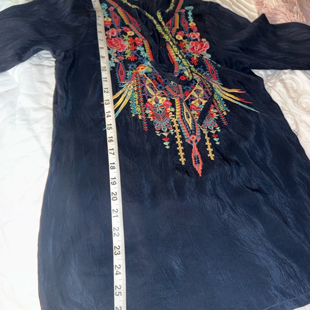 Johnny Was Embroidered Serendipity Tunic Top Cupra Rayon Royal Navy Blue XS Boho - Picture 12 of 16